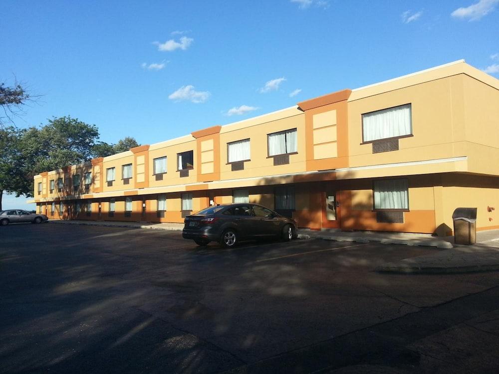 Shore Hotel 3*
