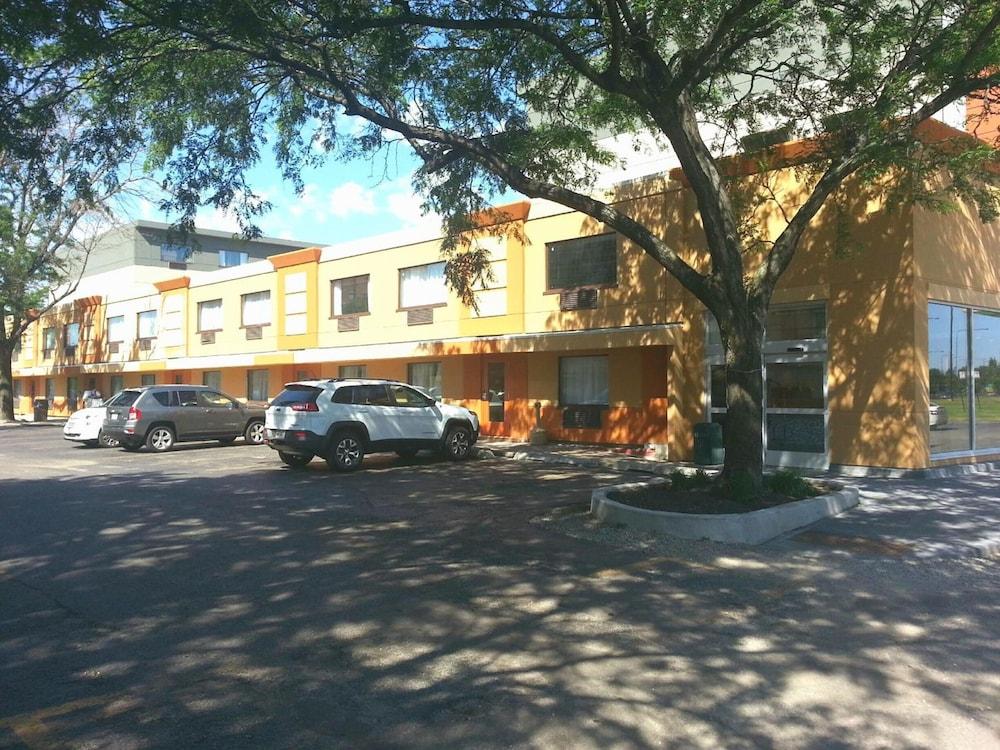 Shore Hotel