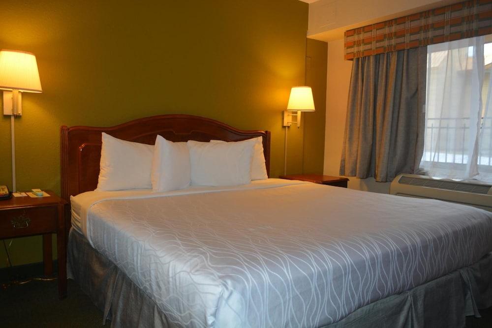 Shore Hotel Chicago