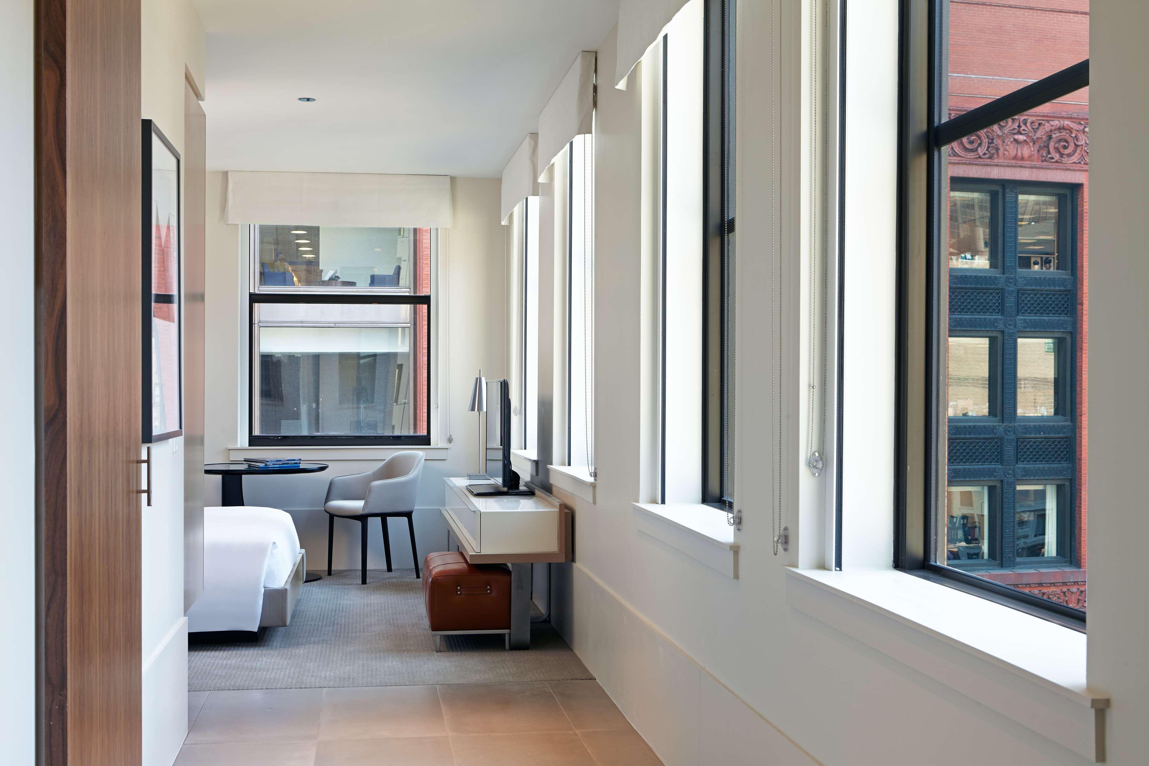 Hyatt Centric The Loop 4*