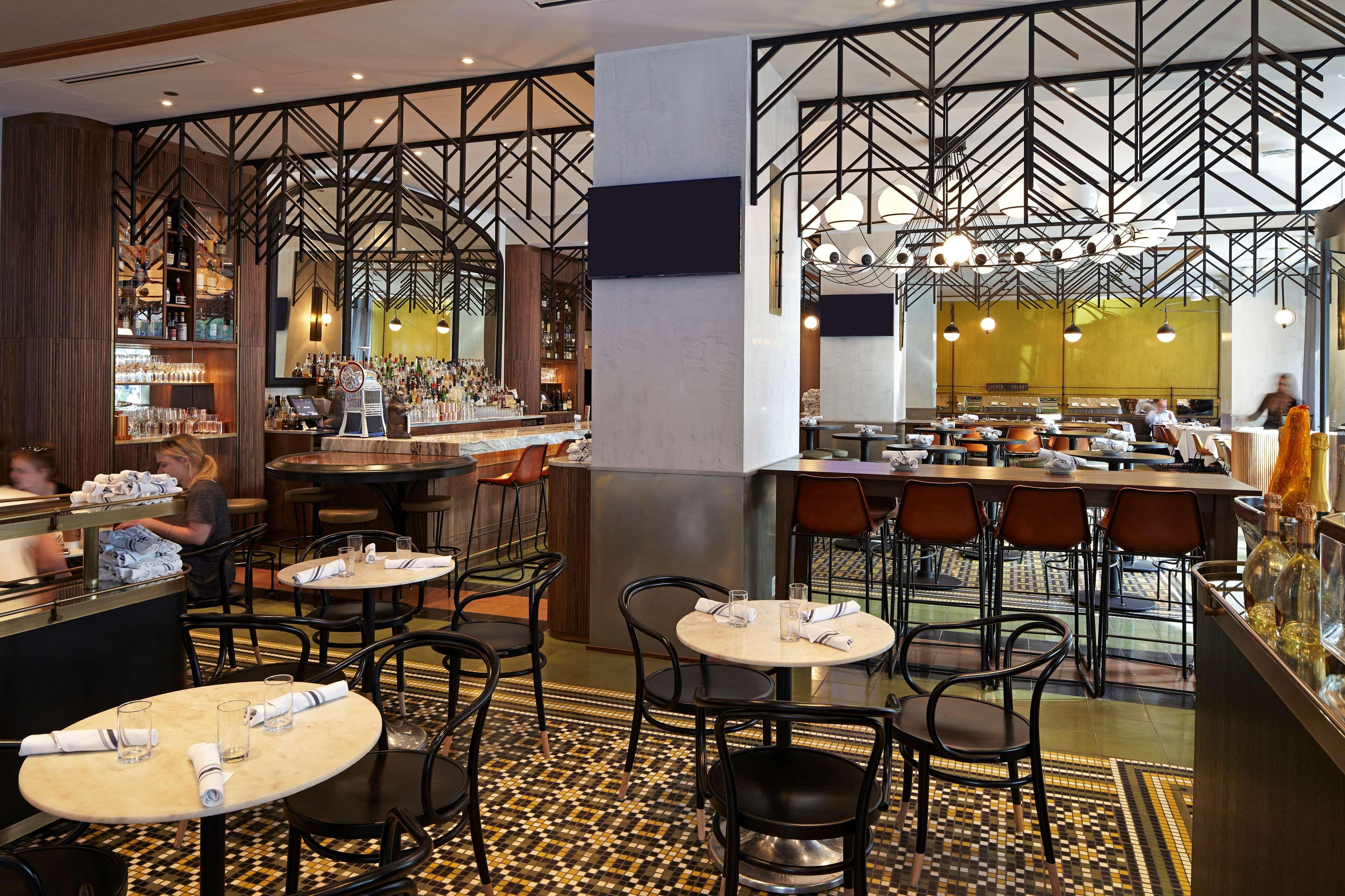 Hyatt Centric The Loop 4*