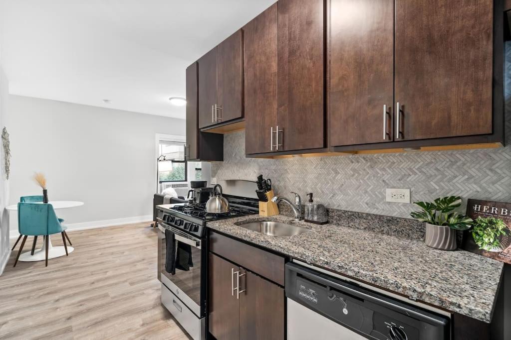 1-bedroom Chic With Laundry - Brompton 55-57 Rep