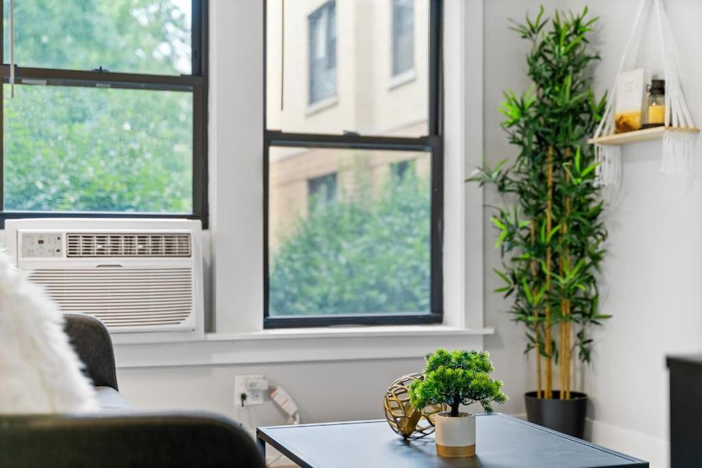 1-bedroom Chic With Laundry - Brompton 55-57 Rep Apartment