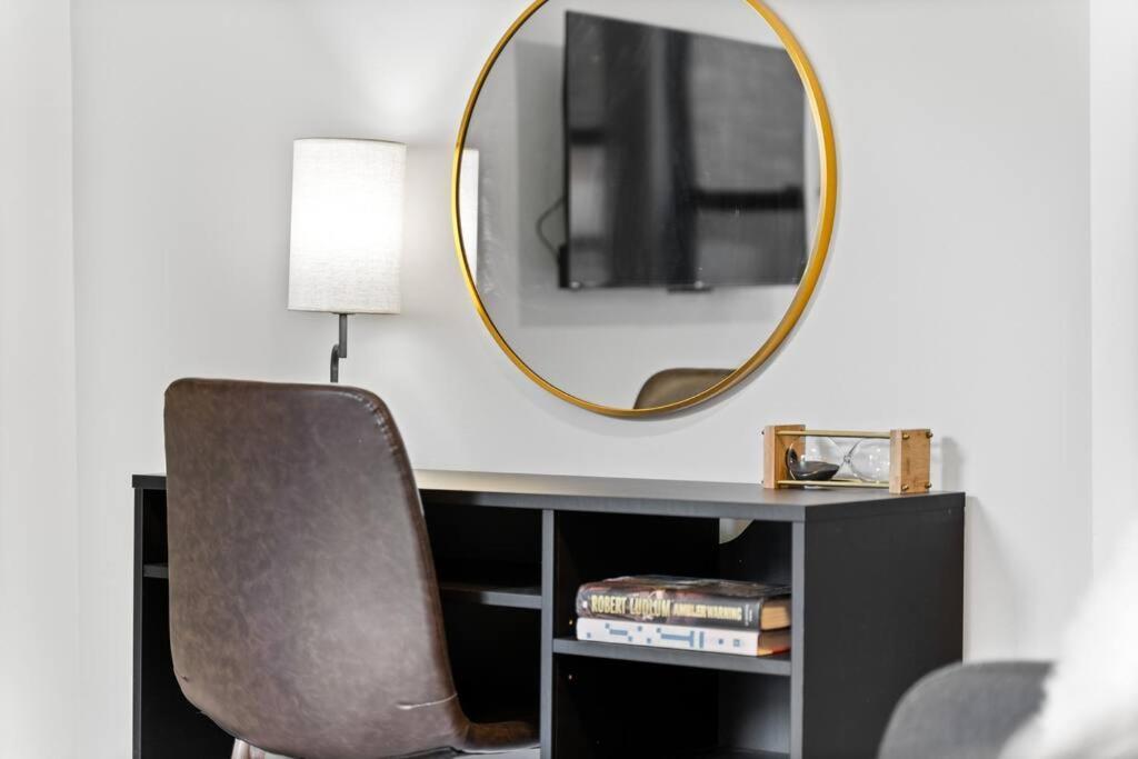 Apartment 1-bedroom Chic With Laundry - Brompton 55-57 Rep Chicago