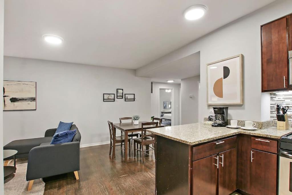 Apartment Modern & Furnished 2br Apt With In-unit Laundry - Sunnyside 2e *