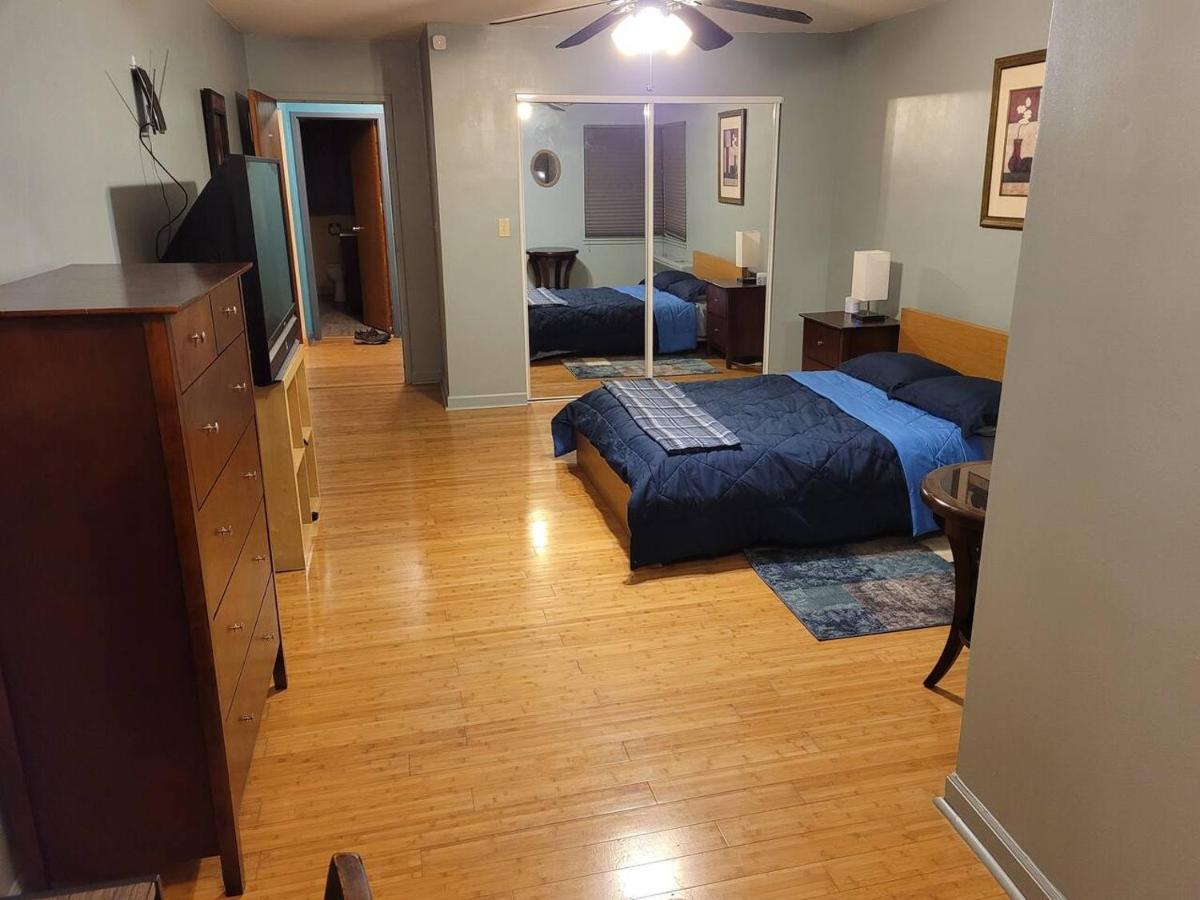 Great Getaway 2 Bedrooms Sleeps 1 To 4 *