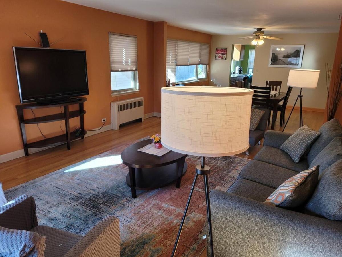 Great Getaway 2 Bedrooms Sleeps 1 To 4 Apartment Chicago