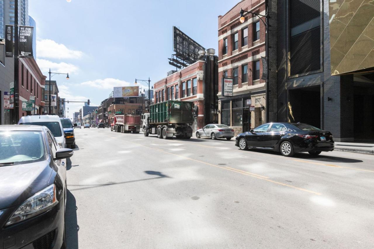 West Loop W Wd Gym Lounge Nr L Chi-778 * Chicago