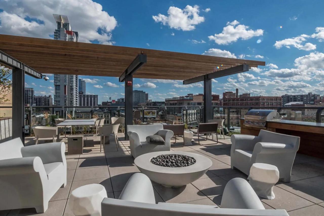 West Loop W Wd Gym Lounge Nr L Chi-778 * Chicago