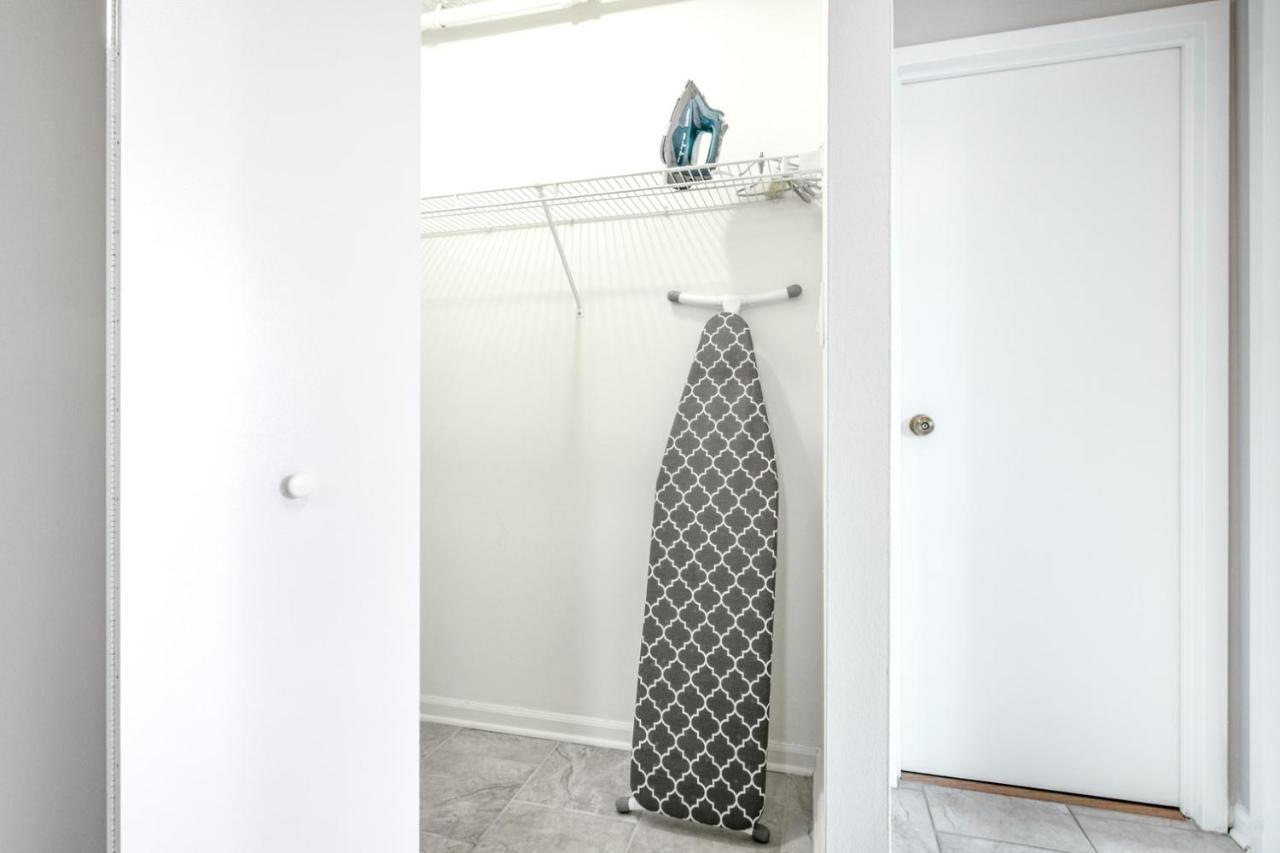 Apartment River N 2br W Gym Wd Nr Magnificent Mile Chi-164 Chicago
