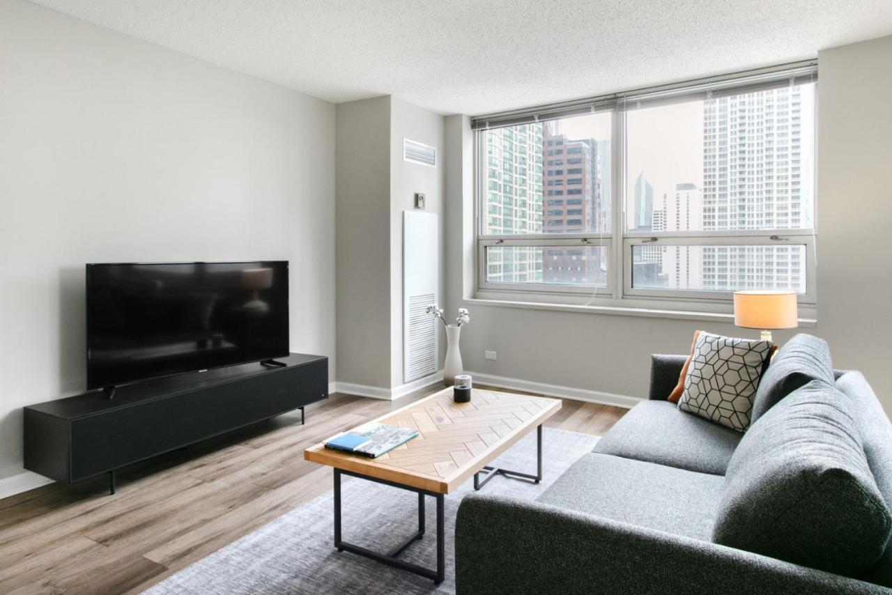 River N 2br W Gym Wd Nr Magnificent Mile Chi-164 Chicago
