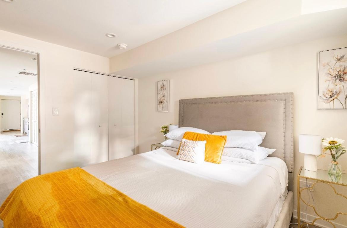 Cozy 2 Brm Mins Away From United Center Chicago