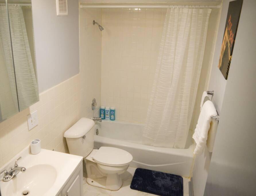 Cozy North Side For Exploring Apartment