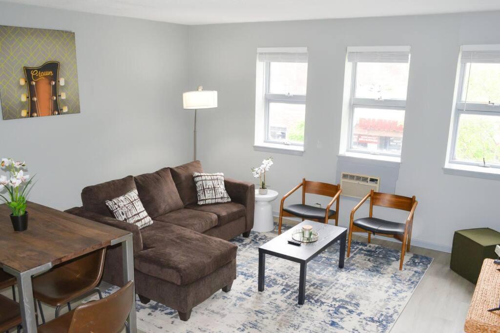 Apartment Cozy North Side For Exploring *
