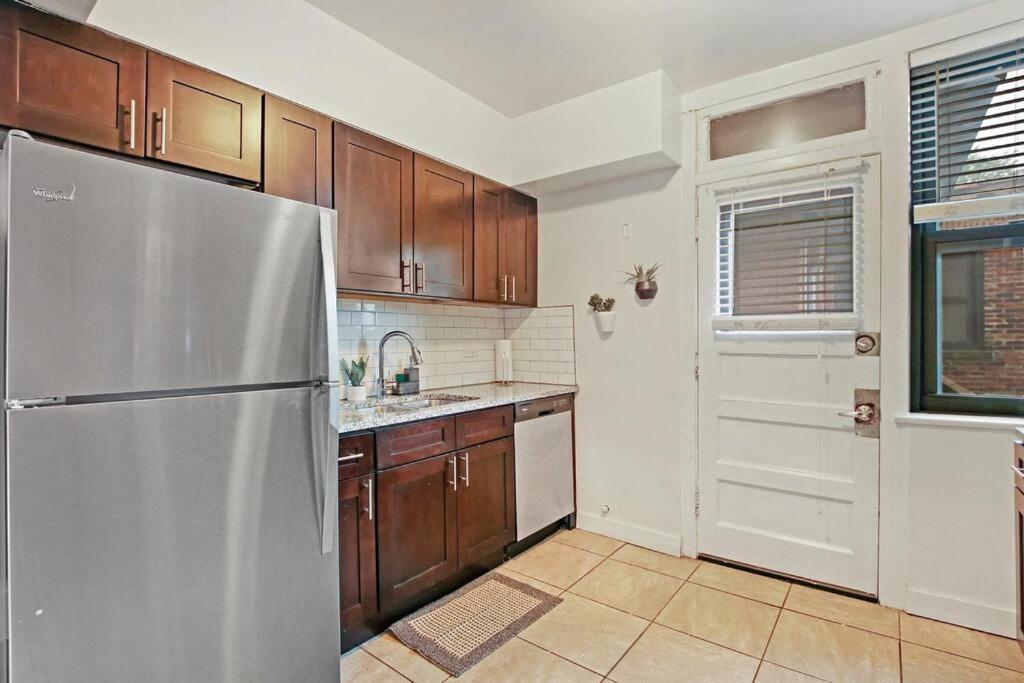 Charming 3br In Prime Location *