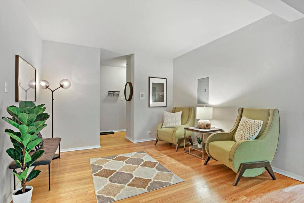 Charming 3br In Prime Location * Chicago