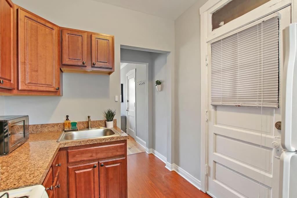 Enchanting 1-bedroom Lakeview - Belmont F6 Apartment Chicago
