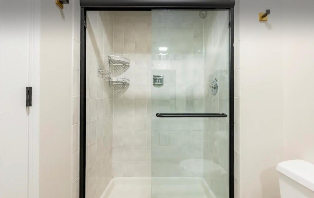 Apartment New! Spacious Art Deco Modern 5 Bd/3ba