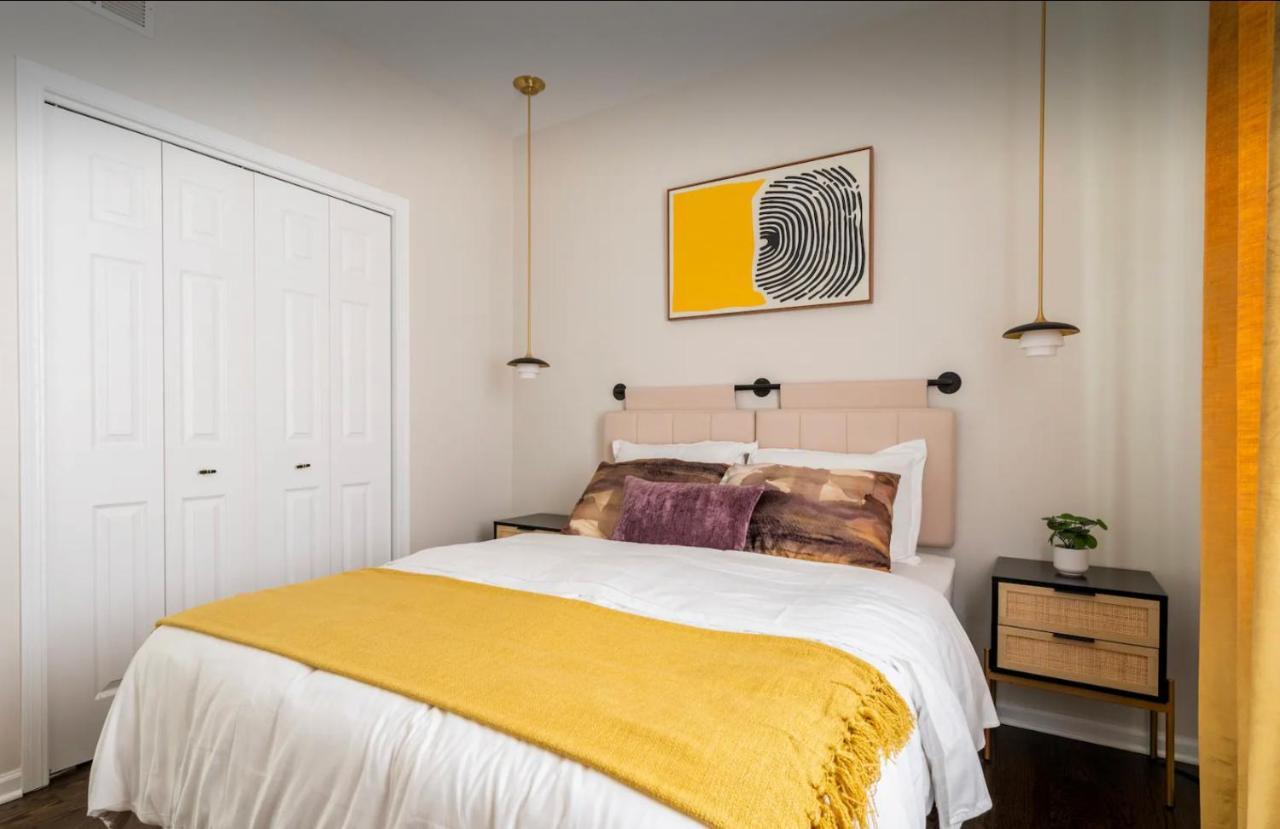 New! Spacious Art Deco Modern 5 Bd/3ba Apartment Chicago