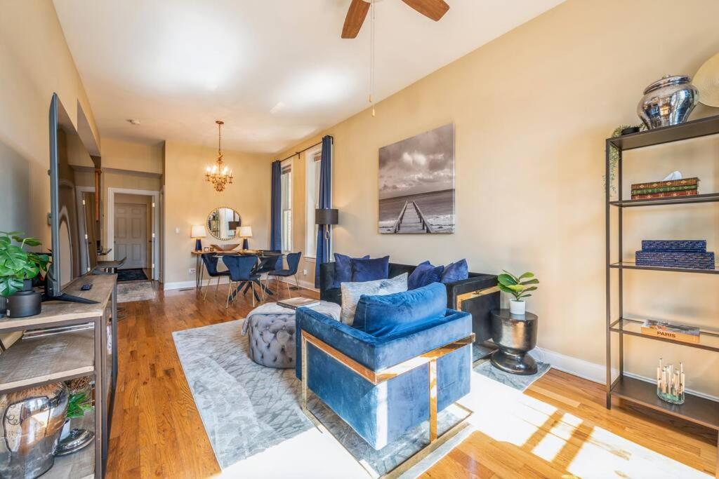 Lovely 2 Bed 3 Miles From Dt W Free Parking Apartment *
