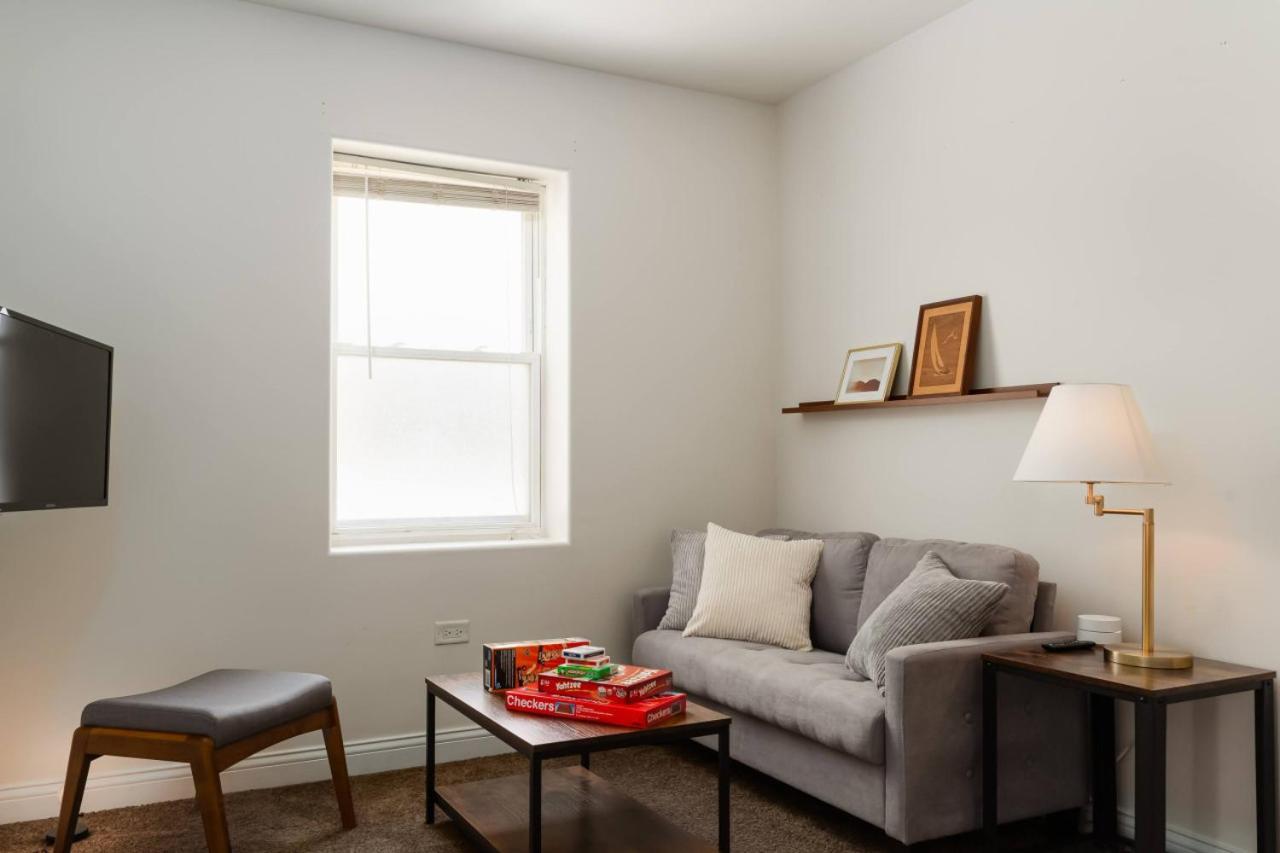Flexhome Logan Square Duplex 3br S2