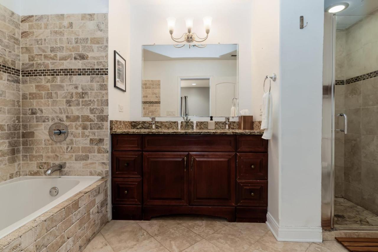 Apartment Flexhome Logan Square Duplex 3br S2