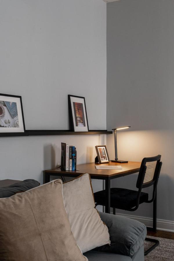 Flexhome Logan Square Duplex 3br S2 Chicago