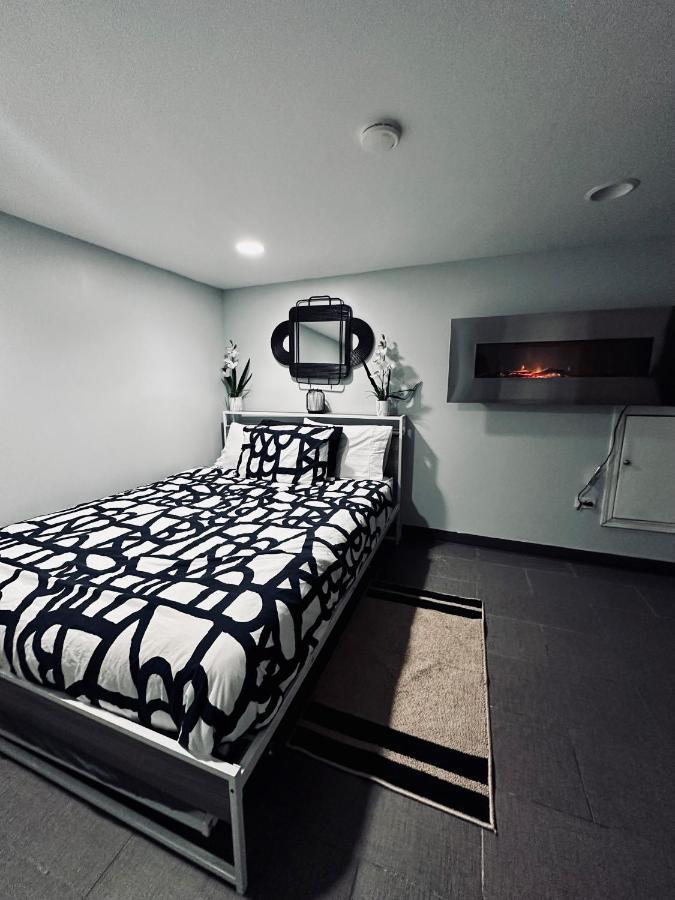 Apartment - Pilsen - Unit B *