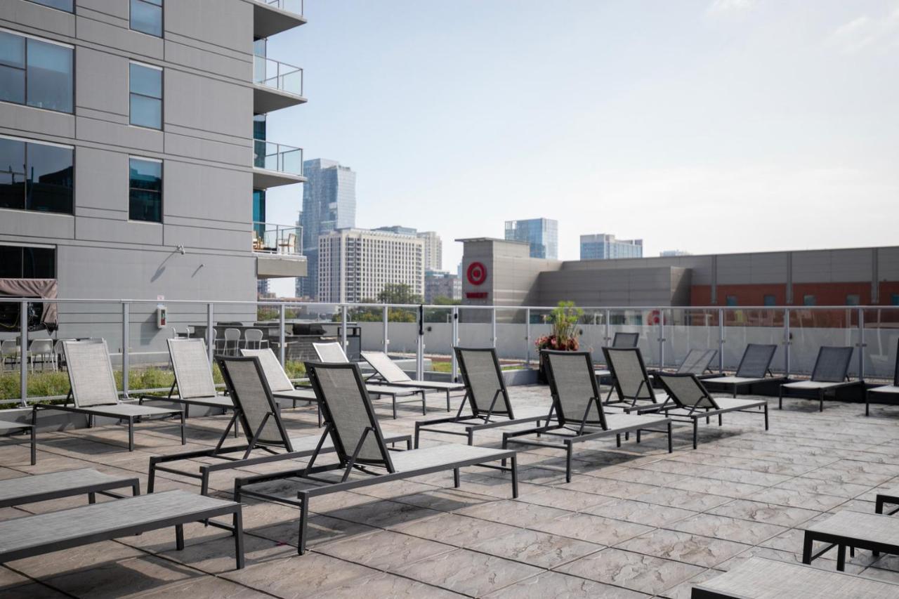 South Loop 1br W Games Pool Nr Park Train Chi-991 *