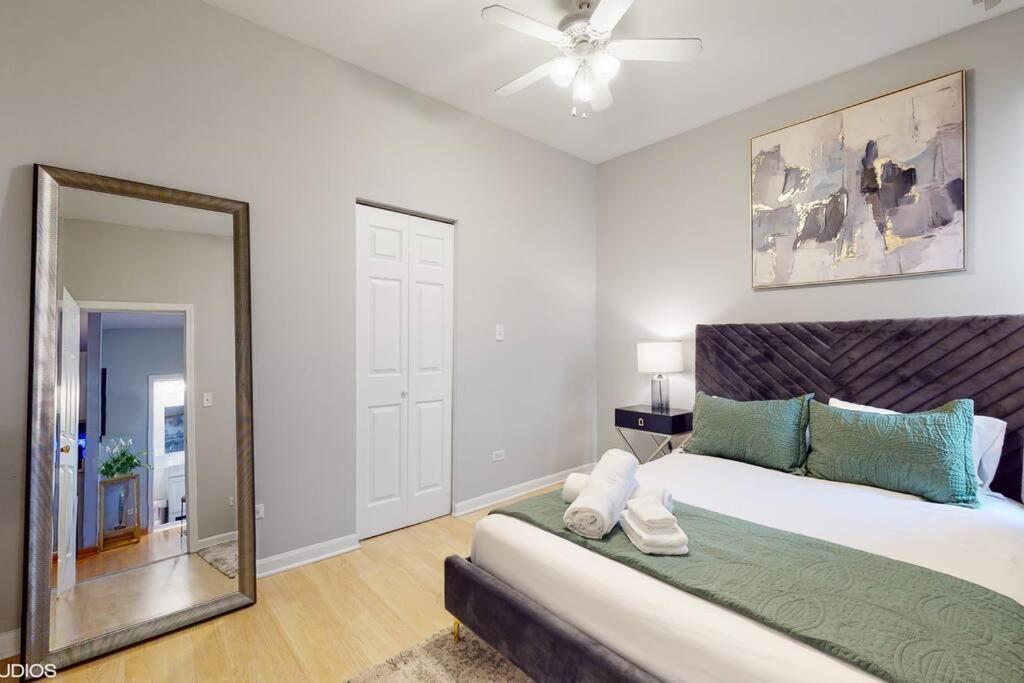 Apartment The Cozy Quarters - Sleeps 10 Chicago