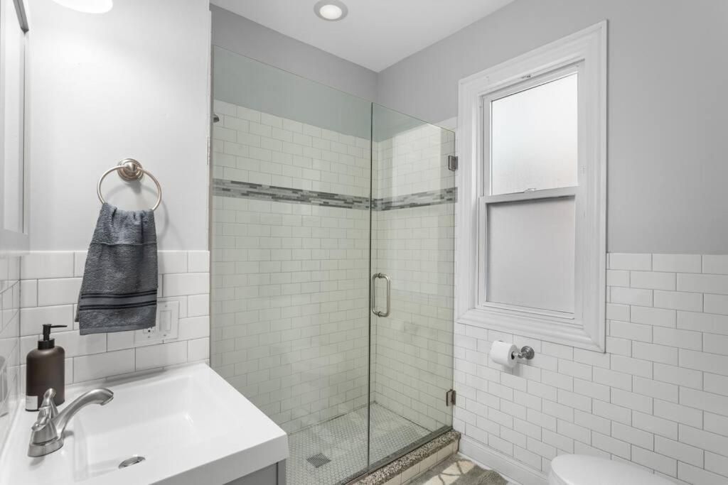 Game Day Getaway - 3br In Vibrant Wrigleyville Chicago