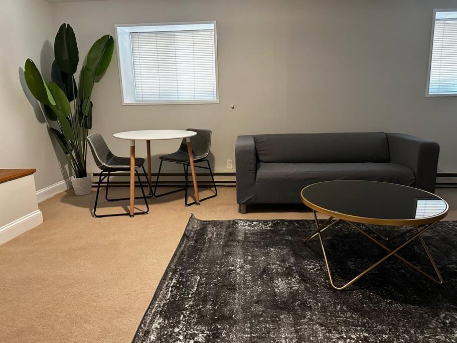 1 Bedroom Gem: Discover Andersonville's Garden Unit Apartment Chicago