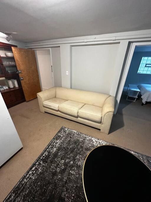 1 Bedroom Gem: Discover Andersonville's Garden Unit Apartment