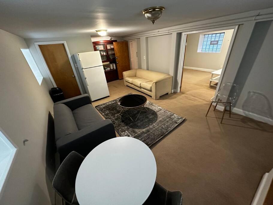 1 Bedroom Gem: Discover Andersonville's Garden Unit * Chicago