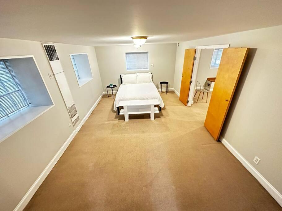 1 Bedroom Gem: Discover Andersonville's Garden Unit Apartment Chicago