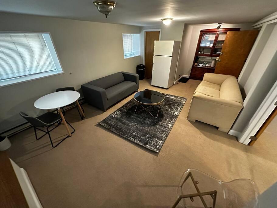 1 Bedroom Gem: Discover Andersonville's Garden Unit Apartment