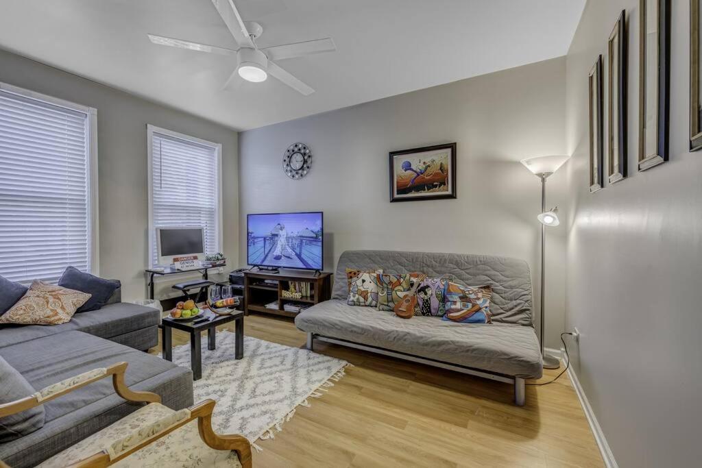 Historical Pullman - Fully Furnished Apartment