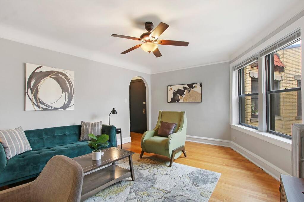 1br Vibrant & Inviting Apt In - Montrose 2e Apartment Chicago