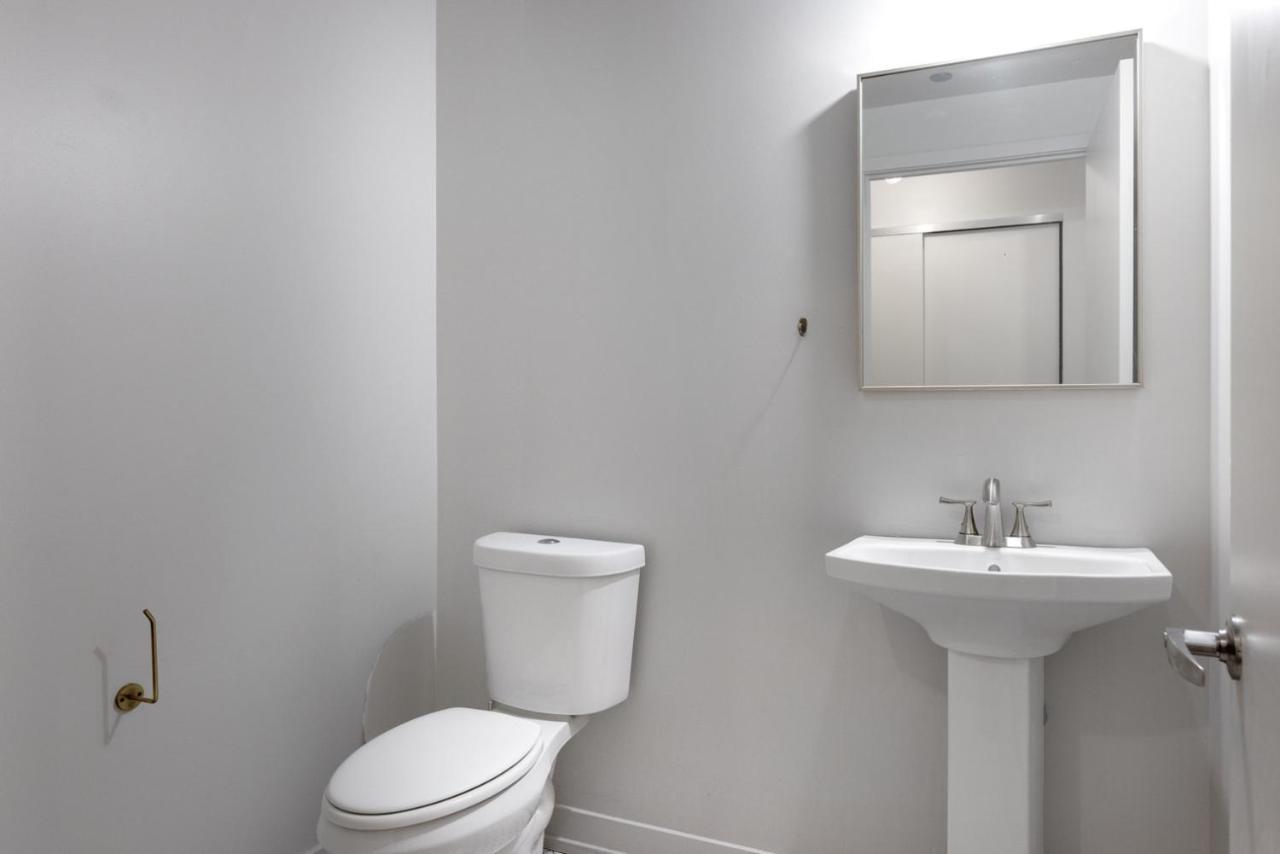 River N 3br W Gym Rooftop Nr L Park Chi-323 * Chicago