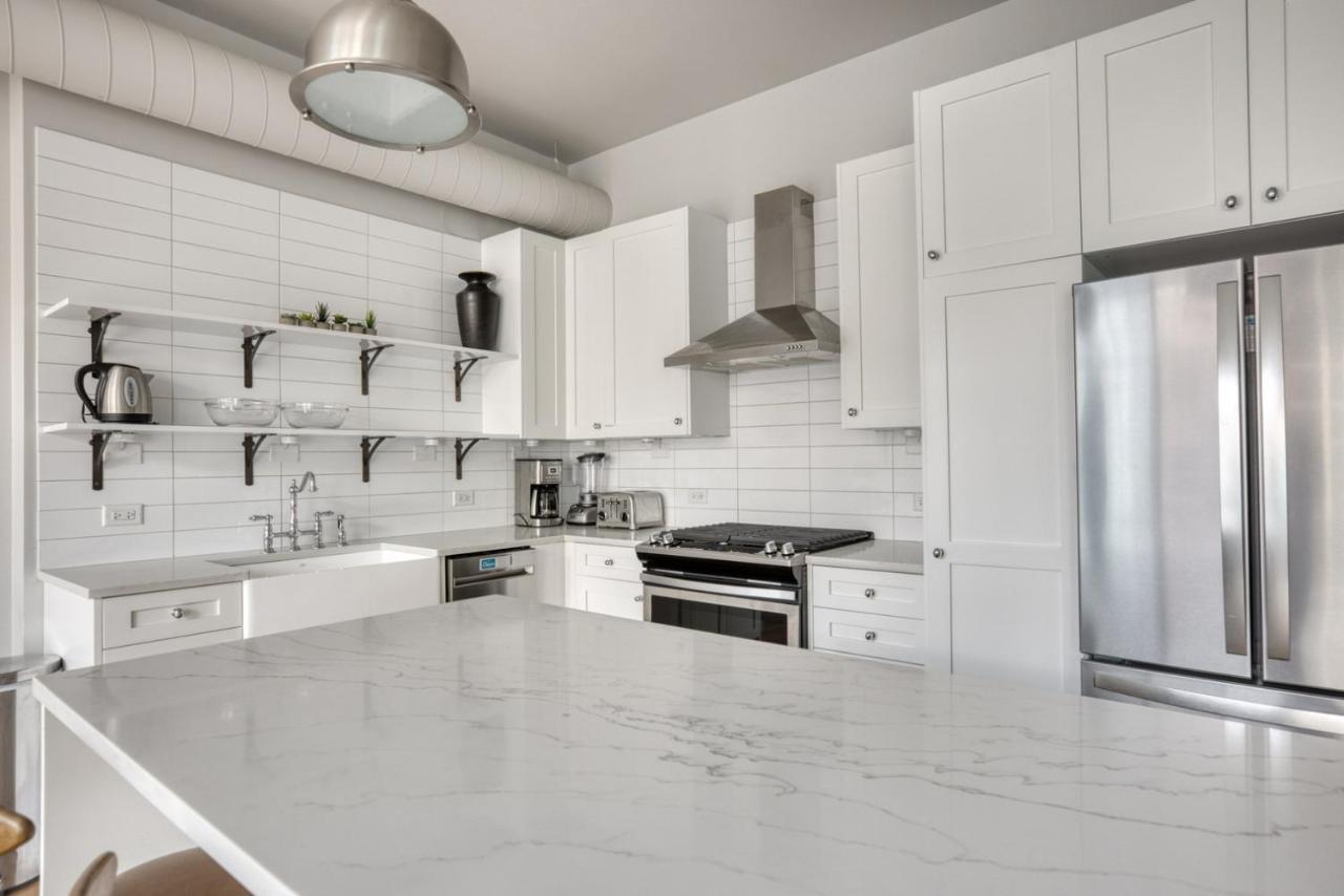 Apartment River N 3br W Gym Rooftop Nr L Park Chi-323 Chicago