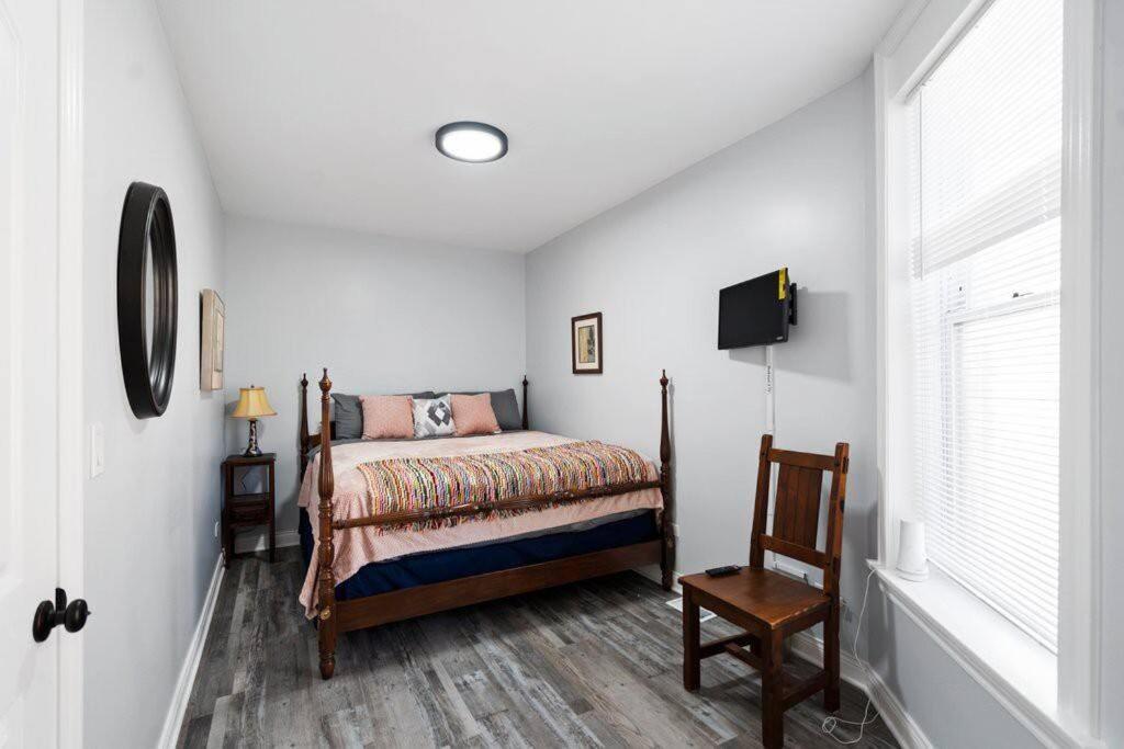 Apartment Newly Rehabbed Greystone With 2 Private Apartments, Backyard, Garage, Laundry, Close To Expressway *