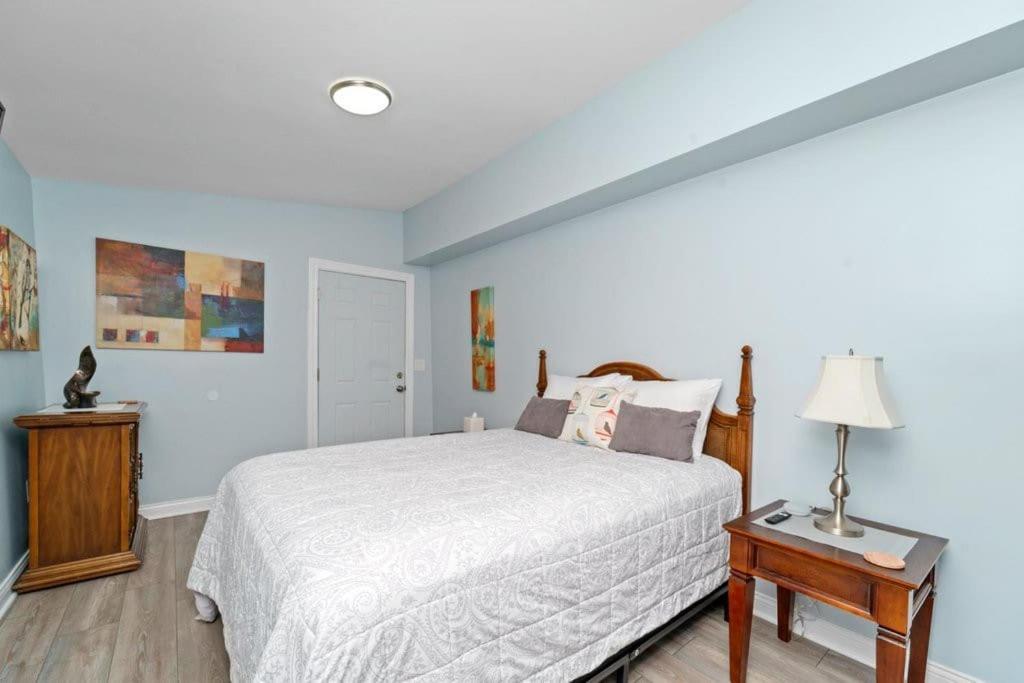 Apartment Cozy, Top-floor 3br Loft With Balcony In West Town *