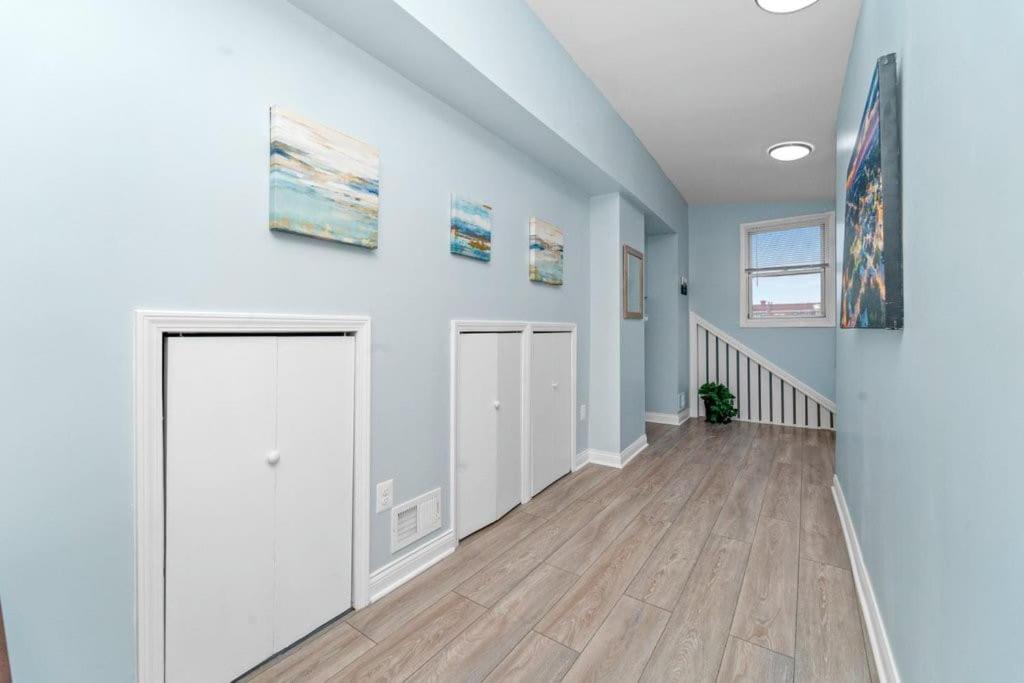 Cozy, Top-floor 3br Loft With Balcony In West Town Chicago