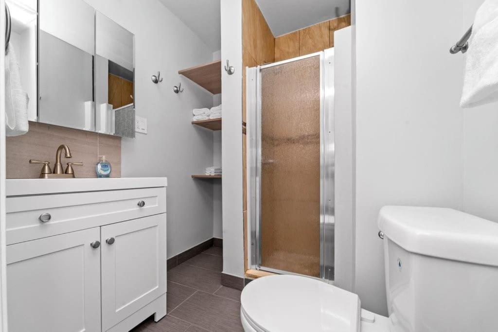 Cozy, Top-floor 3br Loft With Balcony In West Town * Chicago