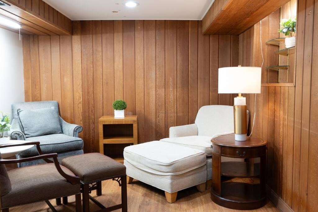 2br Northside Bliss, Near Parks And Dining Apartment *