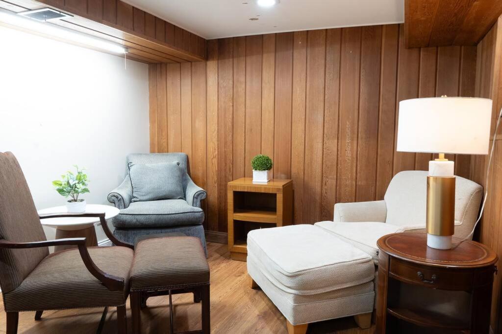 2br Northside Bliss, Near Parks And Dining Apartment