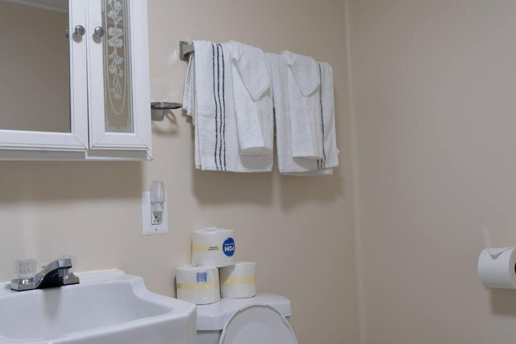 2br Northside Bliss, Near Parks And Dining Apartment