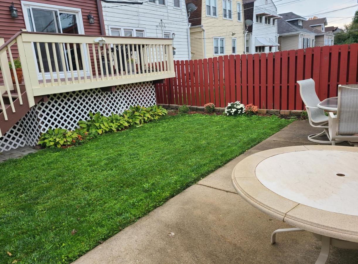 Well-appointed Cozy Portage Park Apt, Dogs, Kids, Free Parking, 420 Compliant