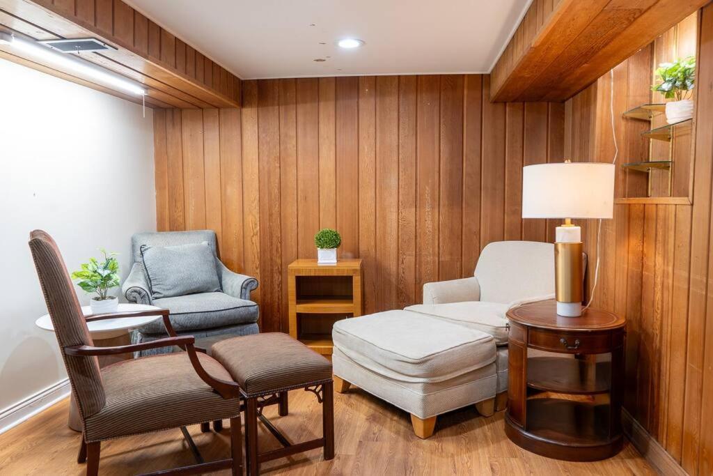 Apartment 2br Northside Bliss, Near Parks And Dining Chicago