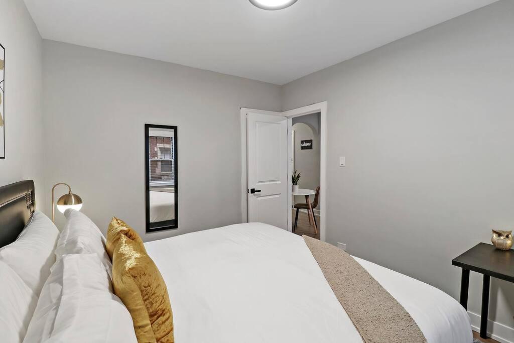 Elegant 2br - Montrose 1a Apartment Chicago